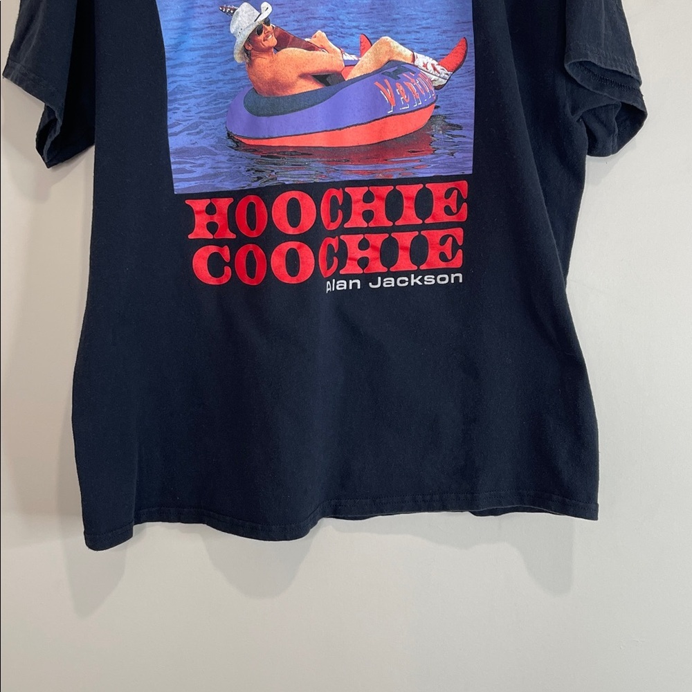 Alan Jackson Unisex Graphic T-Shirt Black Hotter Than A Hoochie Coochie Size XL - Picture 5 of 9